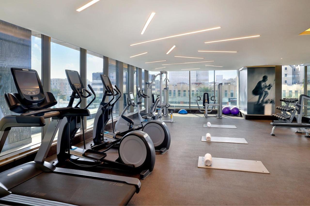 Jeddah Marriott Hotel Madinah Road Exteriör bild The gym at the hotel
