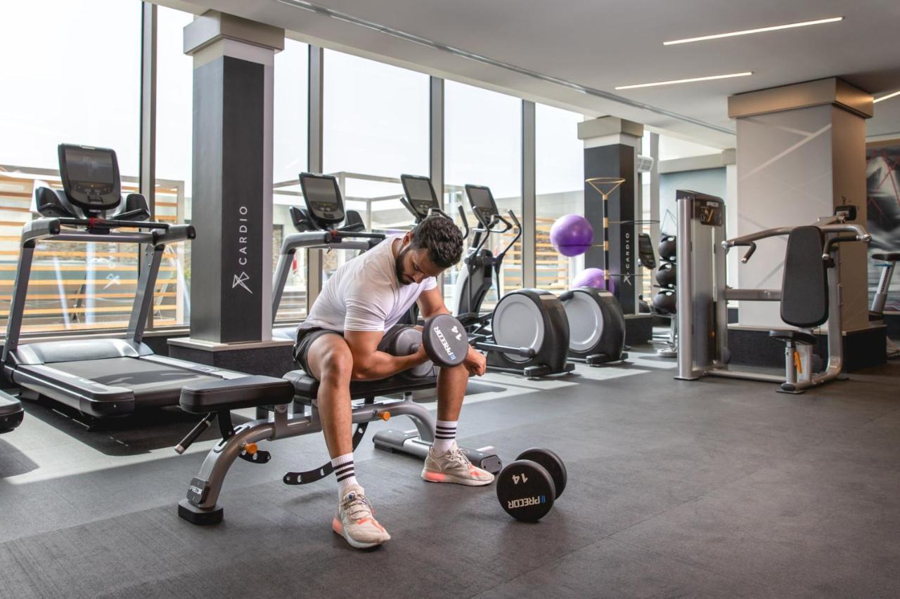Jeddah Marriott Hotel Madinah Road Exteriör bild The gym at the hotel