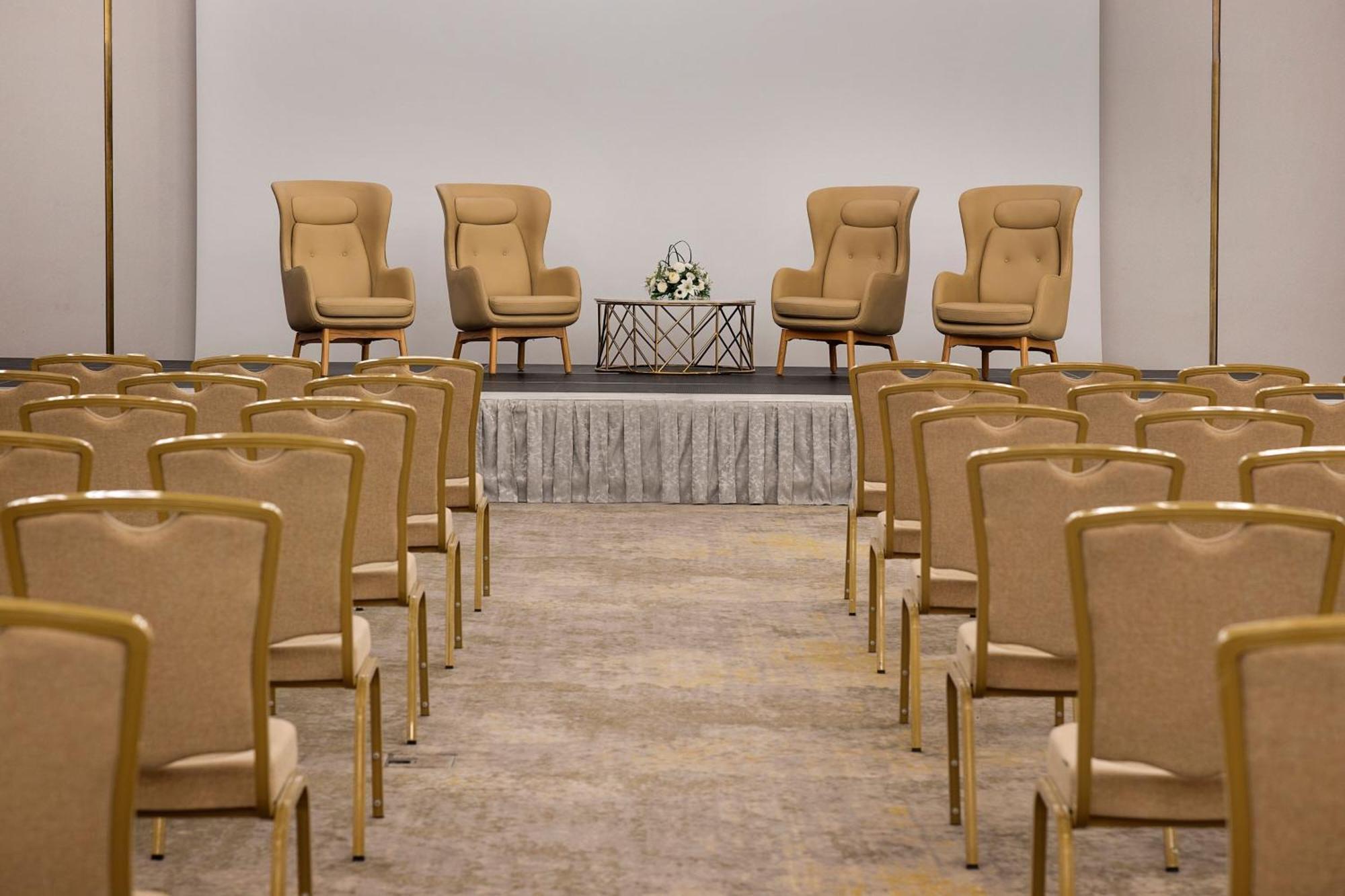 Jeddah Marriott Hotel Madinah Road Exteriör bild The ballroom