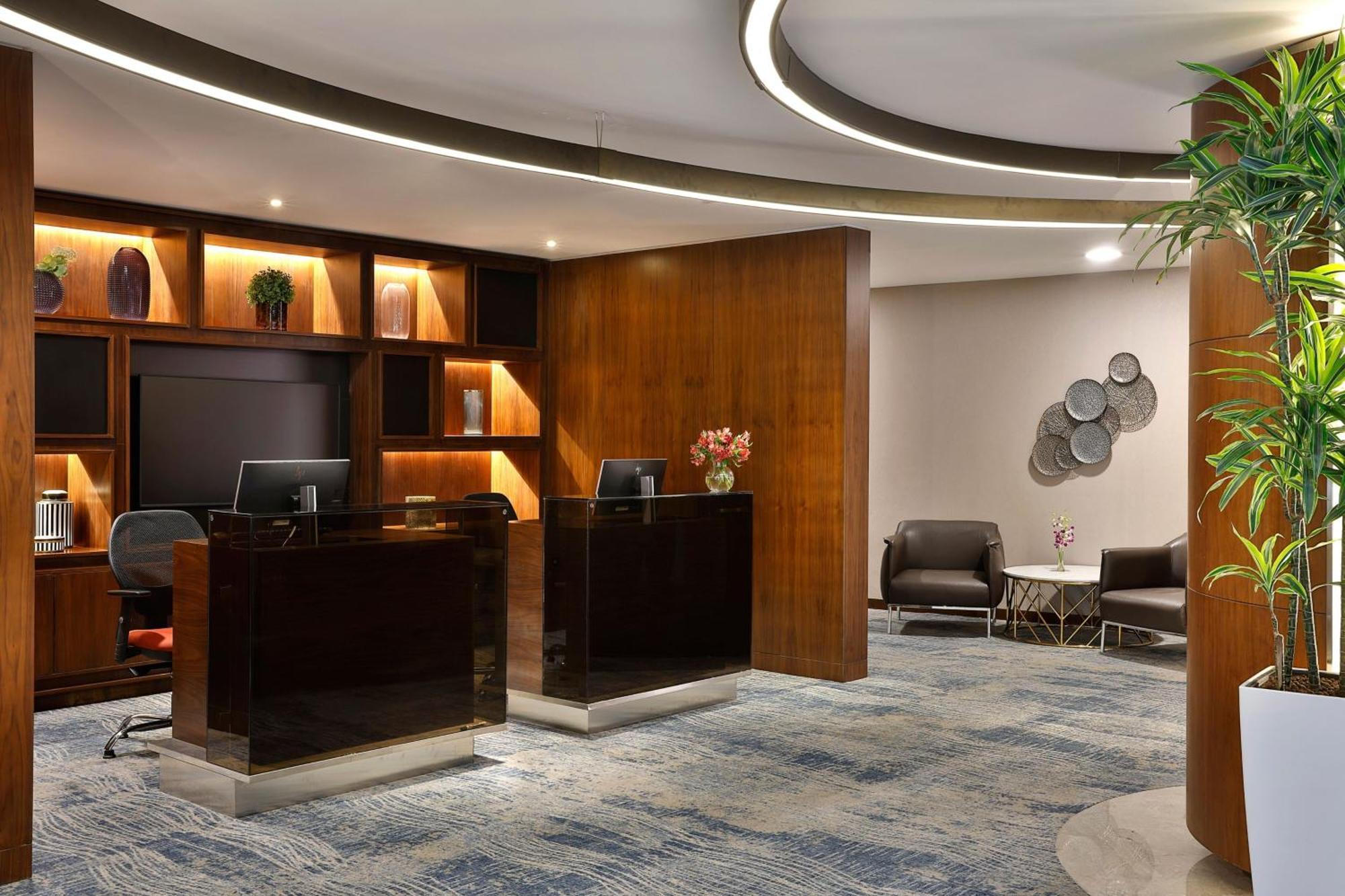 Jeddah Marriott Hotel Madinah Road Exteriör bild The interior of the lounge